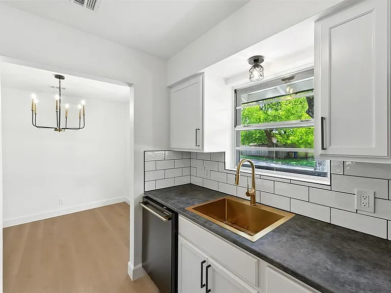 8520 Bradford Dr — Photo 16