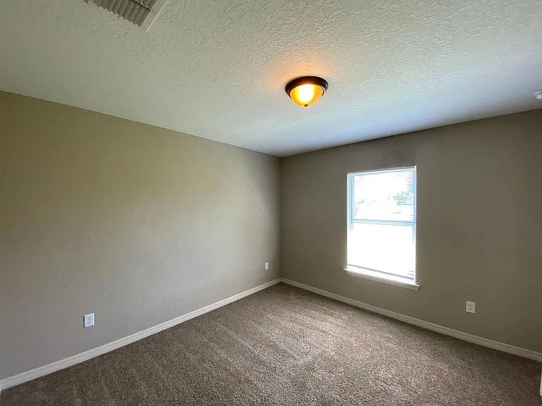 16618 SW 31st Cir — Photo 23