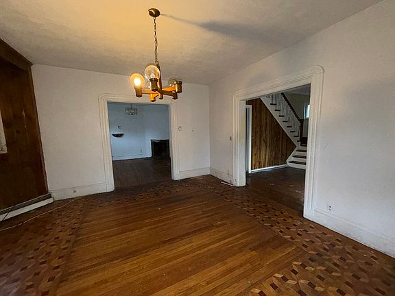 2nd image of 31 Rosedale St