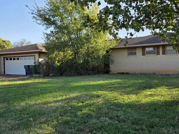 1518 Country Club Rd, Duncan, OK 73533