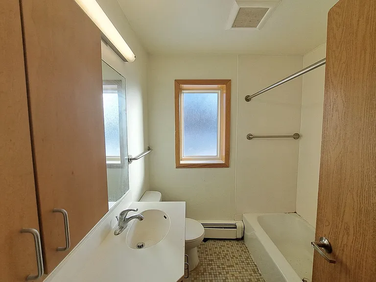 Rolling Hills Apartments — Photo 75