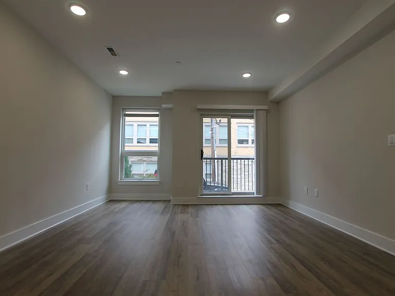 East Main Manayunk Apartments — Photo 51