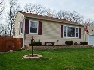 5715 Woodland Dr, McHenry, IL 60051