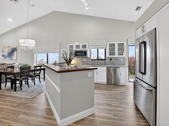5th image of 5536 Fox Hollow Dr Drive