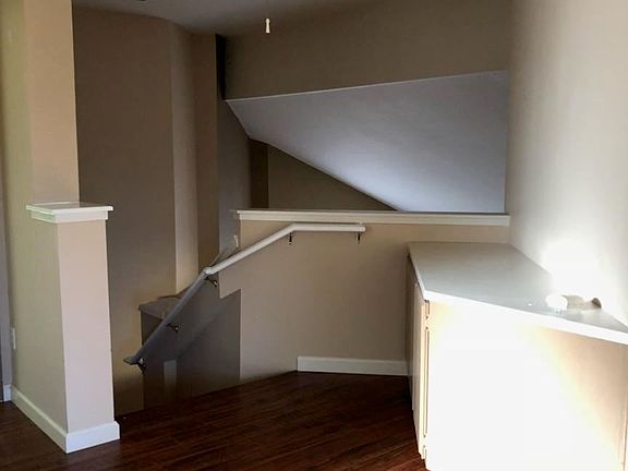4th image of 629 Northbrook Dr