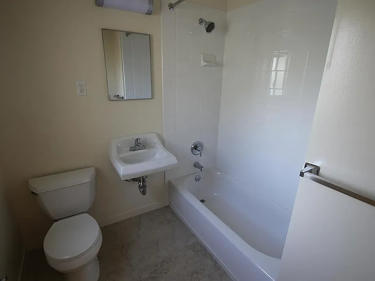 1543 Pershing Dr #C — Photo 7
