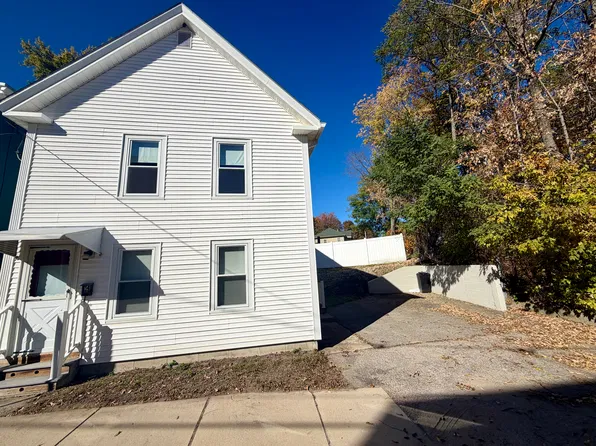 14 Twombly St, Dover, NH 03820
