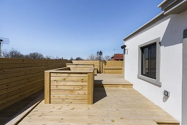 Sold by Nest Seekers International | media 22