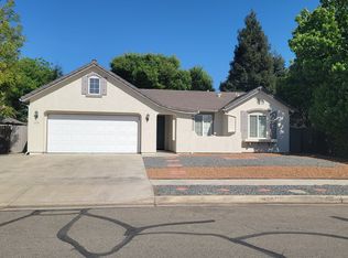1230 N Pride Ct, Visalia, CA