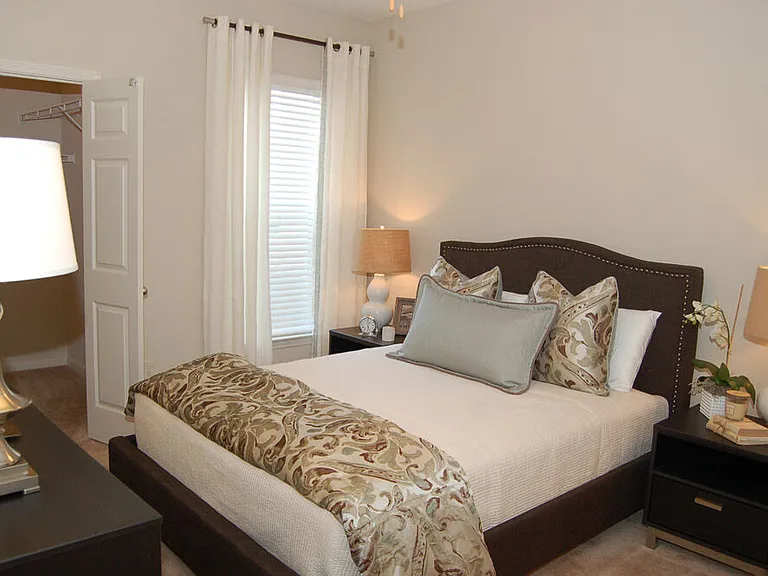 Riverscape Apartment Homes — Photo 13