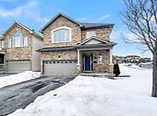 429 Dovehaven St, Ottawa, ON K1W0H2