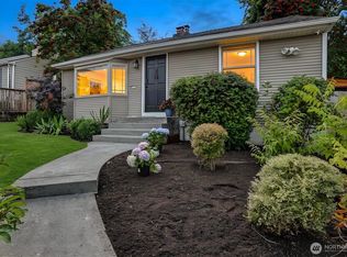 3243 22nd Avenue W, Seattle, WA 98199