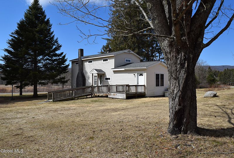 3rd image of 473 N Creek Road