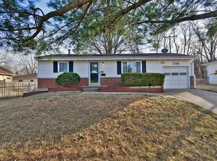 258 Lakeside Dr, Ballwin, MO 63021