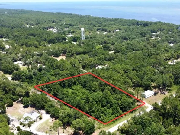 221 Franklin St, Lanark Village, FL 32323