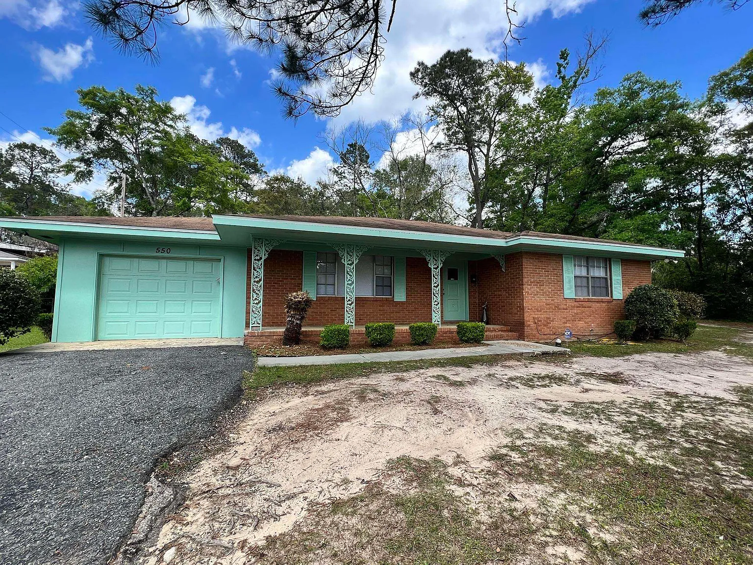 3 bed, 1302 sqft, $1,950 — Photo 1
