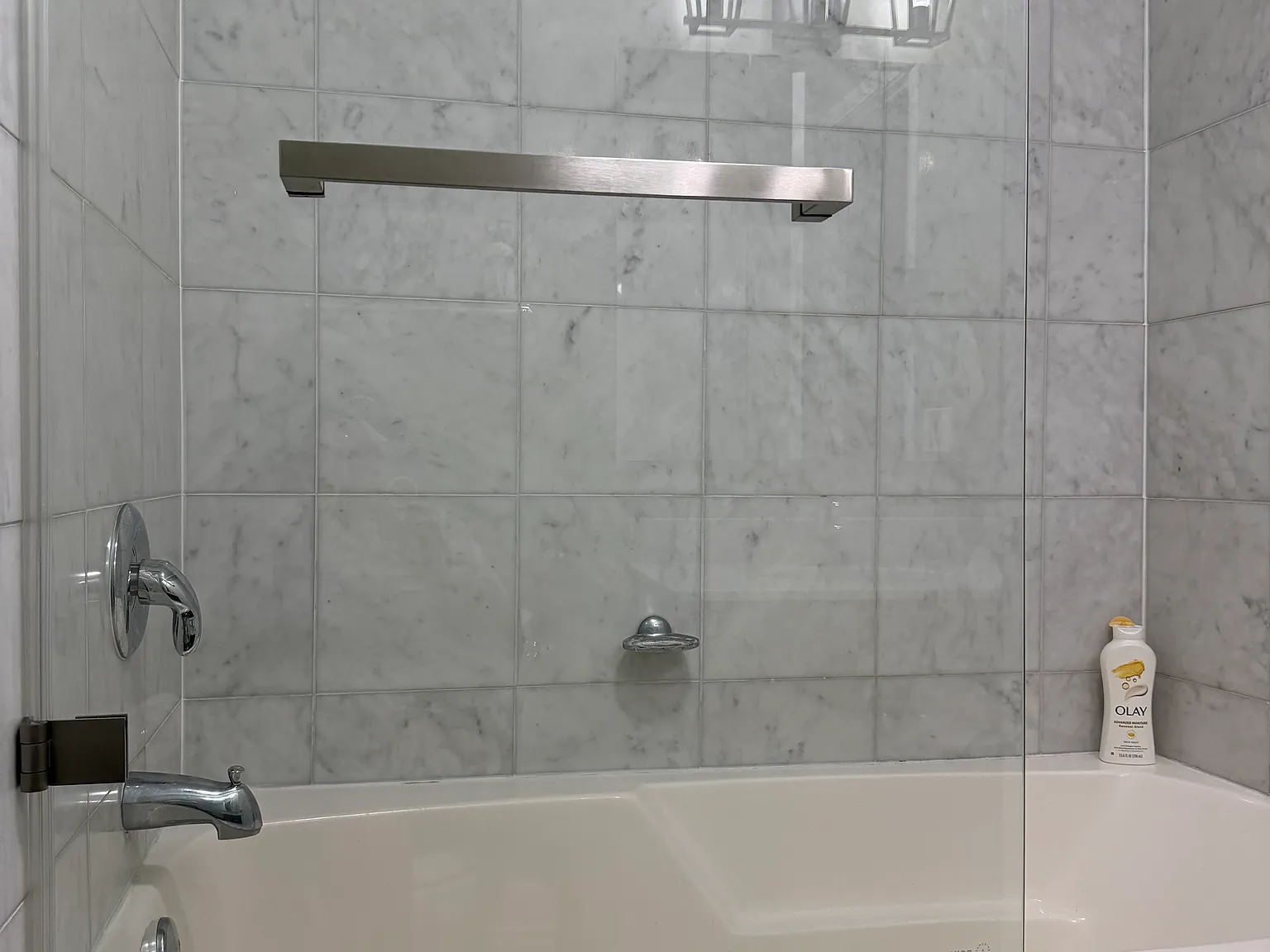 2 bed, 1.5 bath, 830 sqft, $3,300 — Photo 2