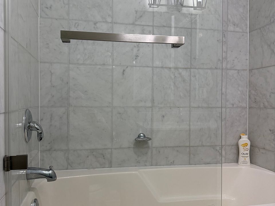 2nd image of 201 N Westshore Dr #7