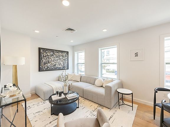 5th image of 16 Boardman St #105