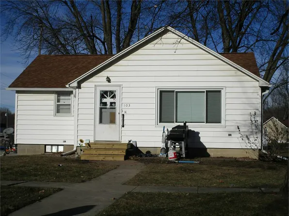 103 E Sycamore St, Dunkerton, IA 50626