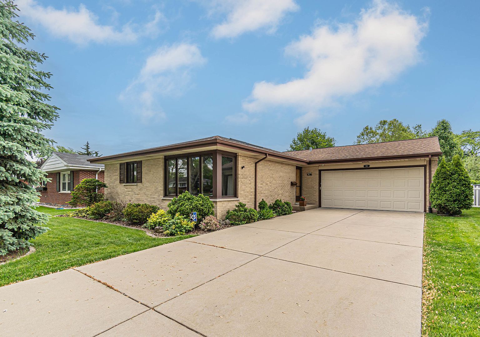 741 Mark Ave, Des Plaines, IL 60016 Zillow