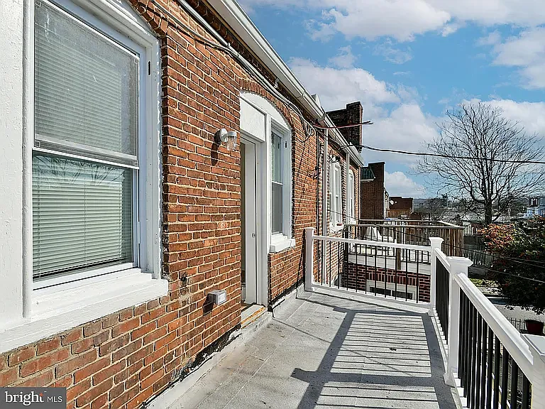 1727 E 33rd St #1 — Photo 38