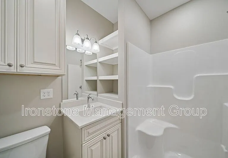 212 W Jackson Ave — Photo 7