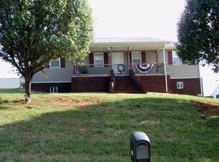 6112 Beacon Light Rd, Whitesburg, TN 37891