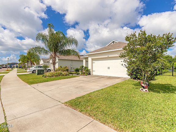 3rd image of 554 Armoyan Way