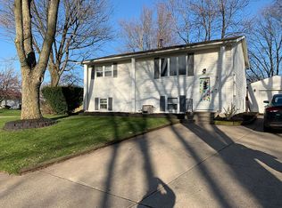 8901 19th St W, Rock Island, IL 61201