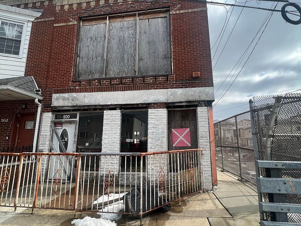 1st image of 500 Grand Ave