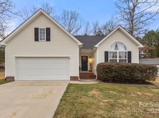 517 Kittiewake Ln, Clover, SC 29710