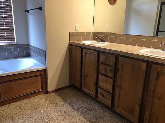 3rd image of 2429 N Woodridge Ct