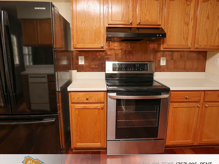 938 Churchill Ln — Photo 14