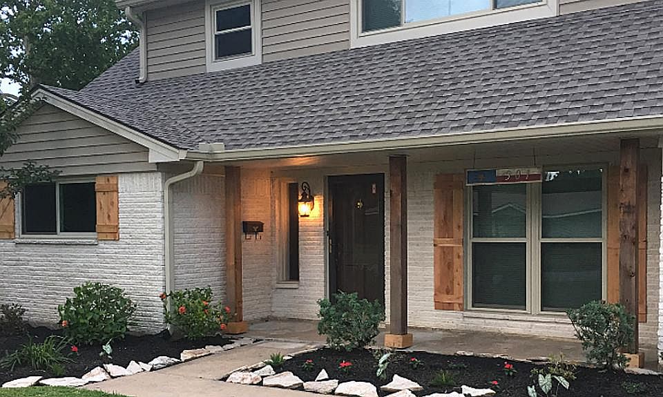 1st image of 301 Mimosa St