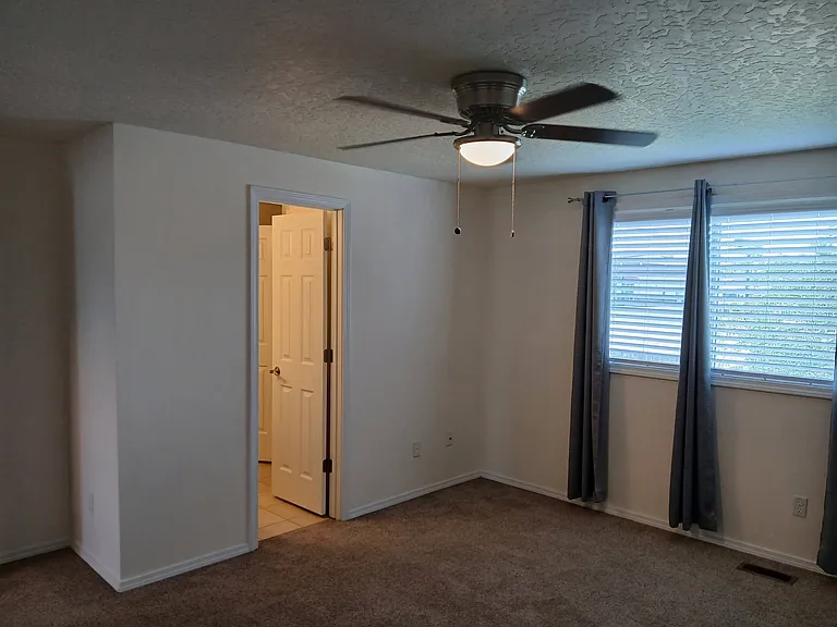 2807 Laurel Way — Photo 8