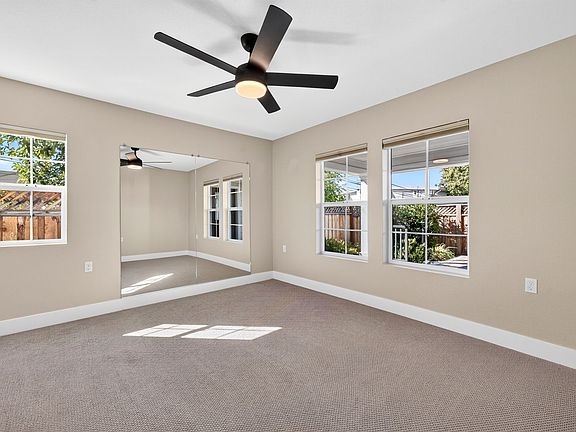 5th image of 1441 Julia Ln