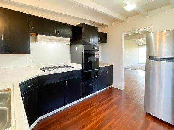 3rd image of 1214 Hobson Ave