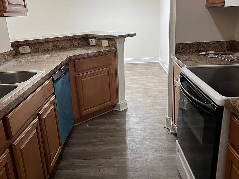 111 Portsmith Dr #6 — Photo 9
