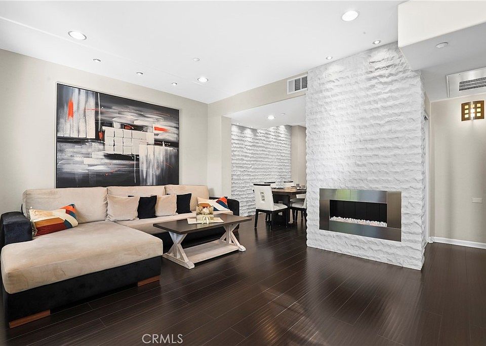 1st image of 879 Michigan Blvd Unit G