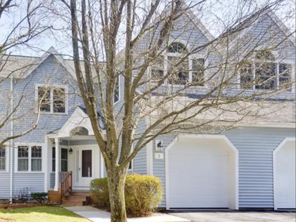 5 Treetop Ct, Burlington, MA 01803