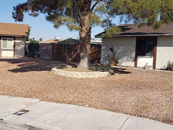 3rd image of 5284 Wellesley Ave