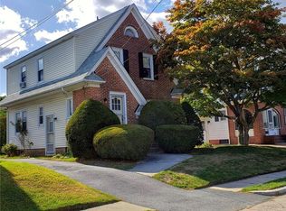 46 Ausdale Rd, Cranston, RI 02910