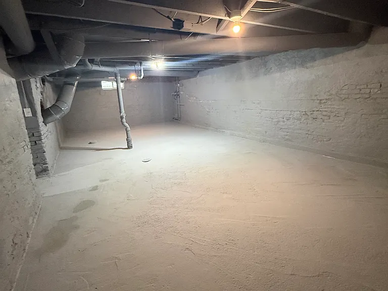 1 of 4 basement rooms