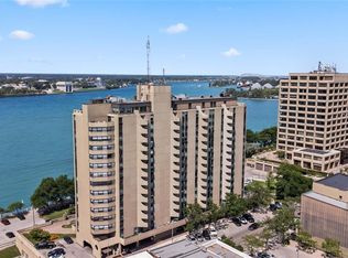 155 Front St N #1109, Sarnia, ON N7T7V5