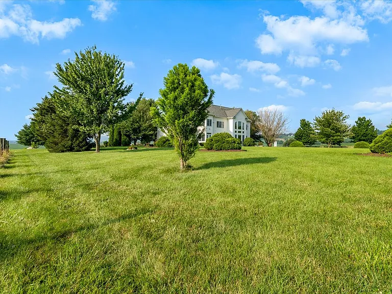 6110 Holter Rd — Photo 57