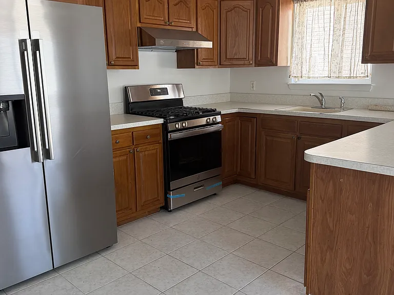 144 Graham Ave #2F — Photo 3