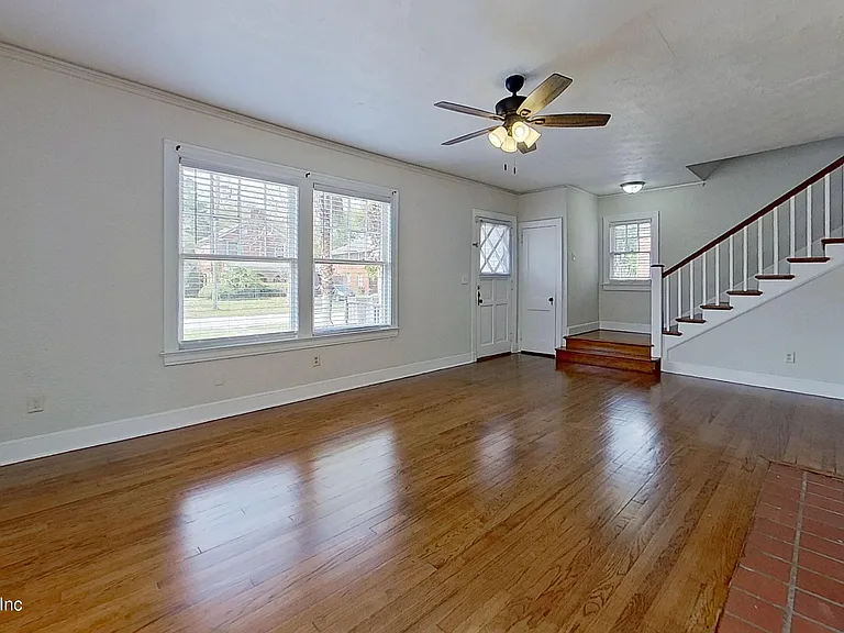 1651 Flagler Ave — Photo 4