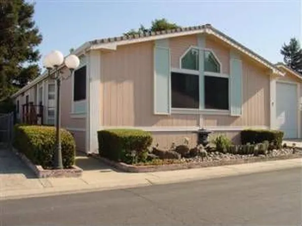 7 River Bend Dr, Lodi, CA 95242