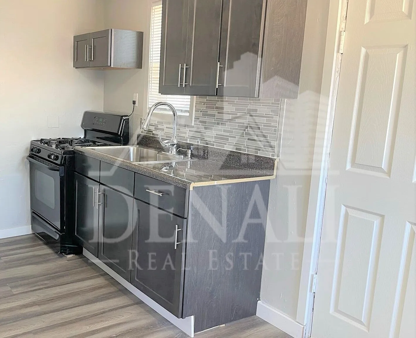 1 bed, 1.0 bath, 650 sqft, $895 — Photo 4